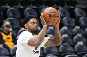 球员则凭借 球员则凭借