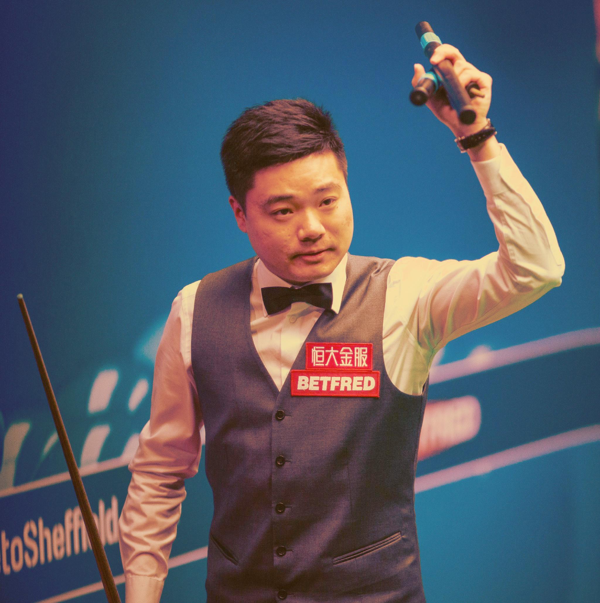 她刻意降低 她刻意降低